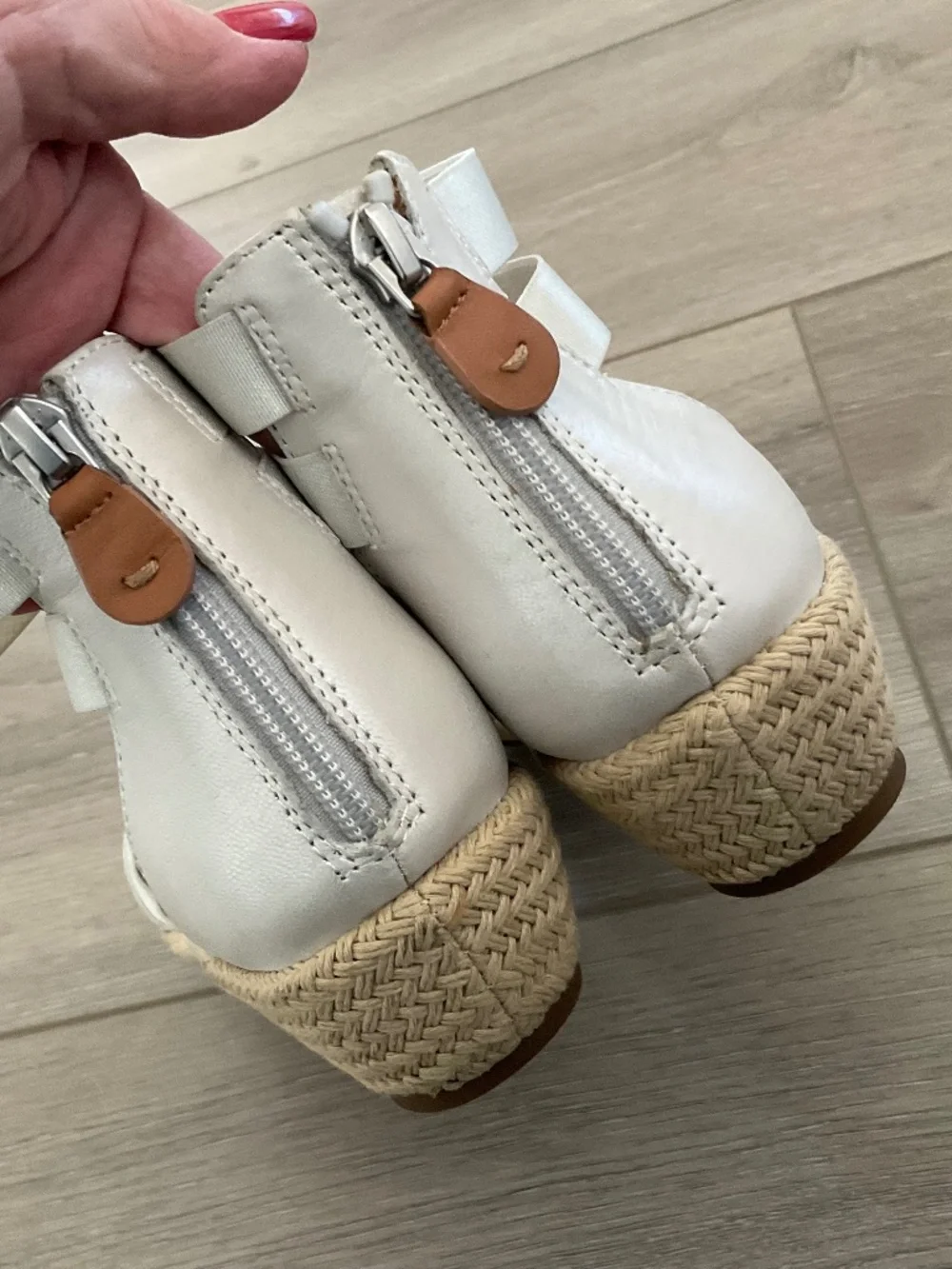 GENTLE SOULS Noa -Beth Leather Espadrille Sandal In Silver Ice Size 8.5
